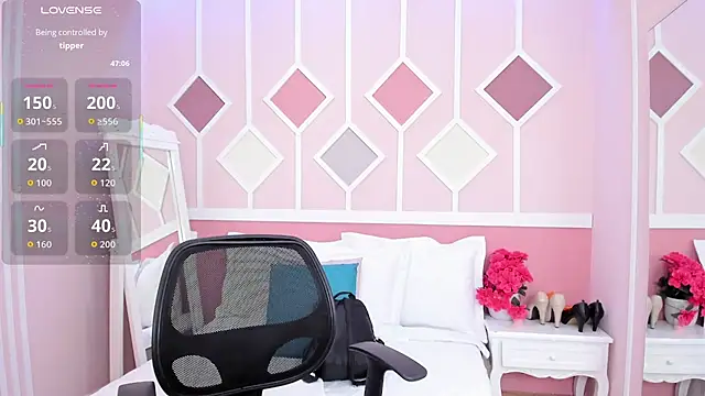 Lea nahid online show from April 23, 7:05 pm