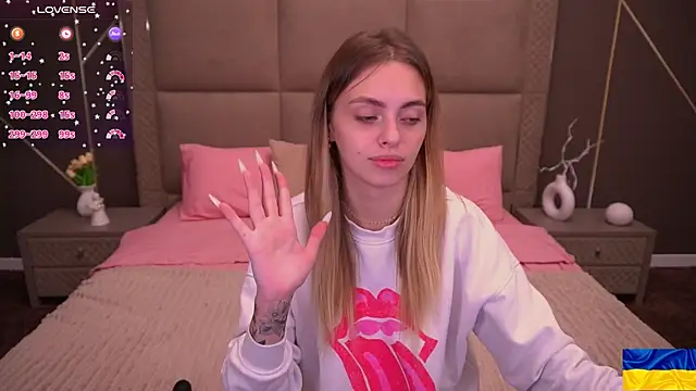 ChloeBrightt online show from October 24, 8:27 pm