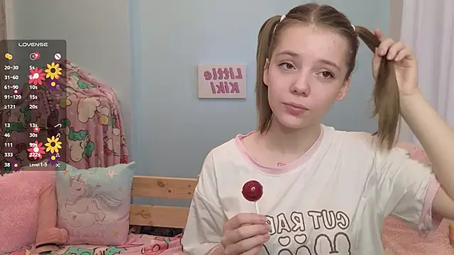 Snapshot of PrincessLittleKiki chatting on October 10, 7:13 am PrincessLittleKiki online show from October 10, 7:13 am