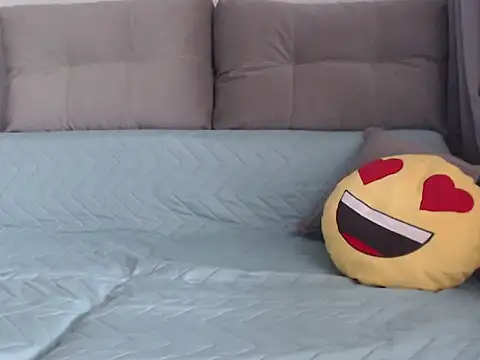  JustmeHere  online show from April 20, 7:22 am