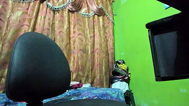 Snapshot of Brenda_Smith69 chatting on September 29, 3:22 am Brenda Smith69 online show from September 29, 3:22 am