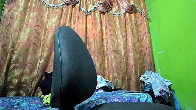 Snapshot of Brenda_Smith69 chatting on October 8, 10:03 pm Brenda Smith69 online show from October 8, 10:03 pm