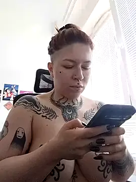 divine eve online show from April 27, 10:56 am