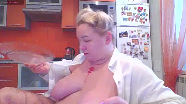 mira robinsonnn online show from February 18, 3:05 am