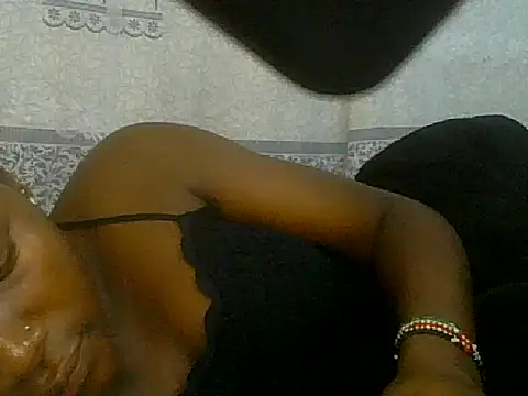 pretty nanah online show from October 6, 8:02 pm