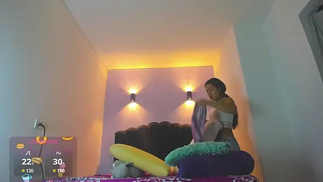 Snapshot of Sofia_Clauss_ chatting on September 19, 4:33 am Sofia Clauss online show from September 19, 4:33 am