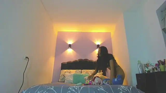 Sofia Clauss  online show from April 24, 4:15 am