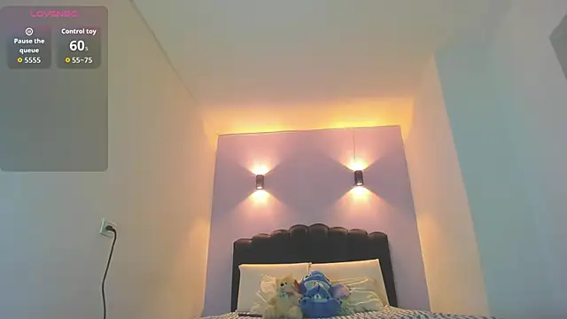 Sofia Clauss  online show from January 6, 3:54 am