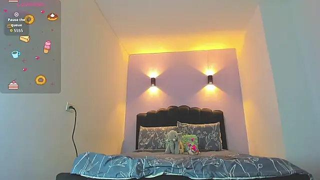 Snapshot of Sofia_Clauss_ chatting on October 2, 4:39 am Sofia Clauss online show from October 2, 4:39 am