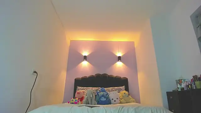 Sofia Clauss  online show from April 26, 4:10 am