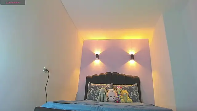 Snapshot of Sofia_Clauss_ chatting on October 13, 4:15 am Sofia Clauss online show from October 13, 4:15 am