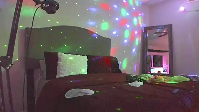 yiauana online show from April 20, 6:27 am