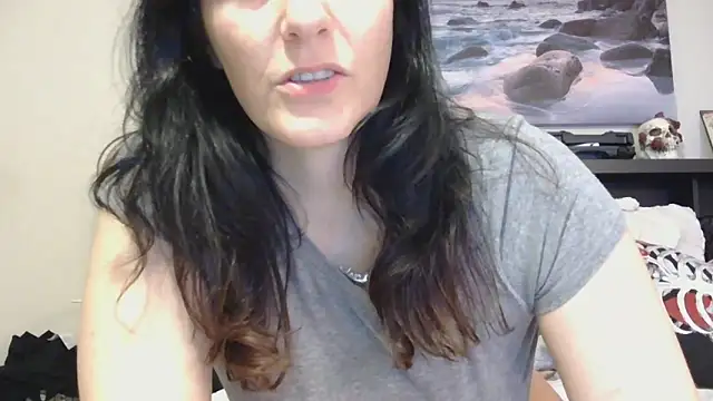 Snapshot of CrystalLakeXO chatting on October 13, 6:38 am CrystalLakeXO online show from October 13, 6:38 am