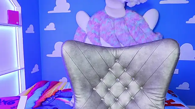 miss   anya online show from April 27, 11:07 am