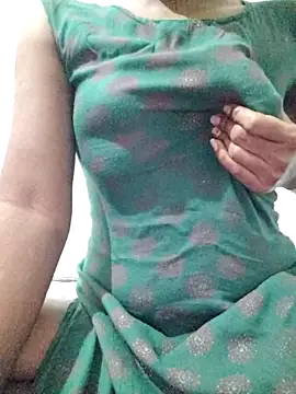 rituporna2004 online show from December 5, 1:23 pm