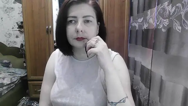 Snapshot of SophieNightAh chatting on September 14, 12:36 pm SophieNightAh online show from September 14, 12:36 pm