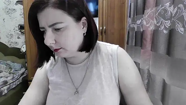 Snapshot of SophieNightAh chatting on September 12, 12:34 pm SophieNightAh online show from September 12, 12:34 pm