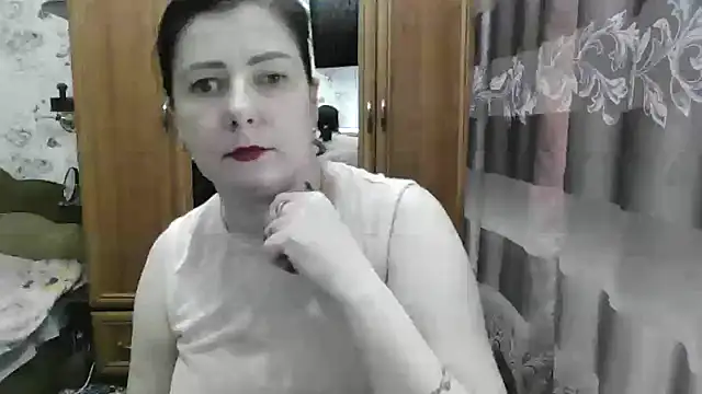 Snapshot of SophieNightAh chatting on October 20, 1:14 pm SophieNightAh online show from October 20, 1:14 pm