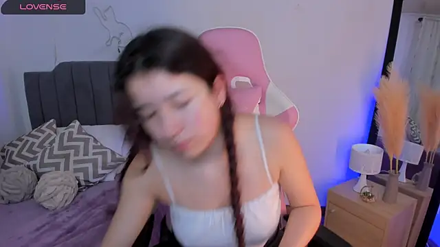 Amy joones online show from March 30, 11:21 am