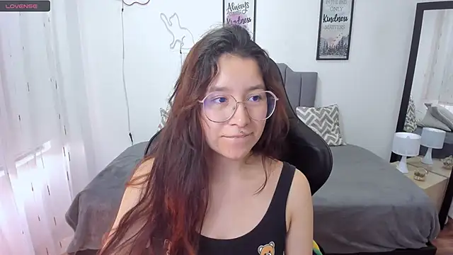 Amy joones online show from October 22, 1:05 pm