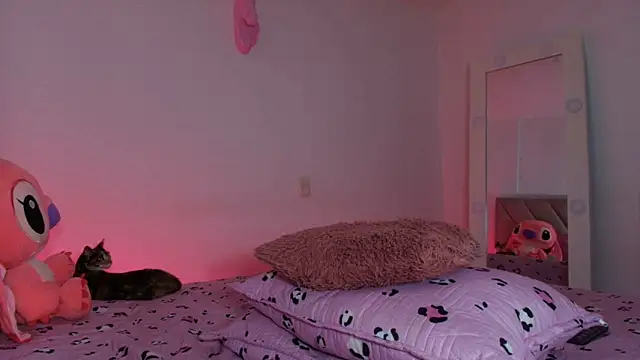 emy colee online show from February 20, 9:37 pm