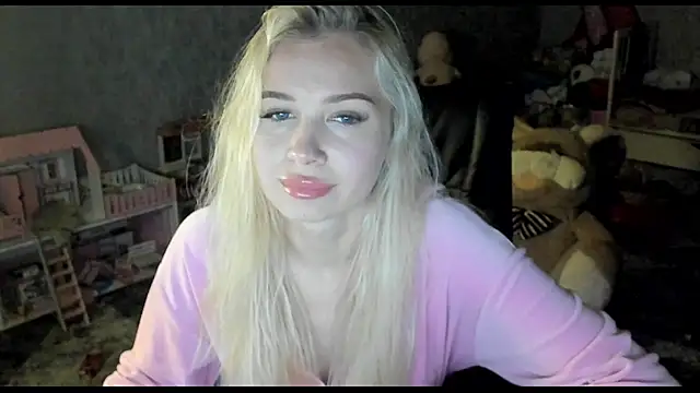  NigoNika online show from April 25, 7:55 pm