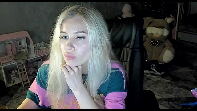  NigoNika online show from April 23, 9:17 pm