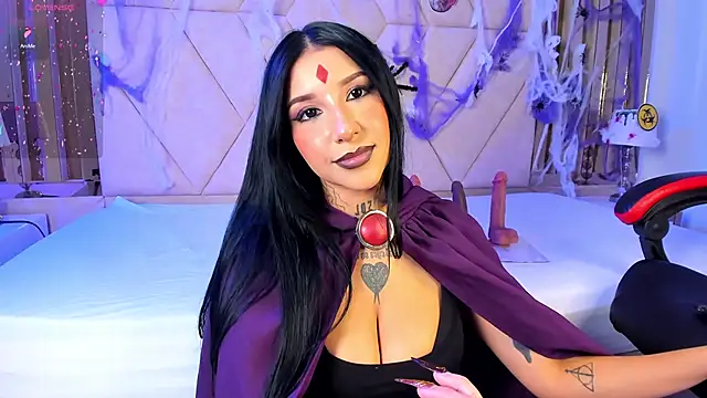 Leiaa  online show from October 31, 6:04 am