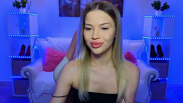 EmmyMills online show from January 12, 9:53 pm