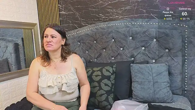 charlotte  G online show from April 17, 11:12 am