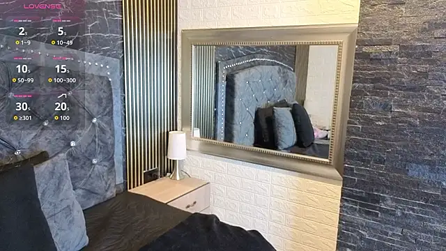 charlotte  G online show from February 17, 11:31 am