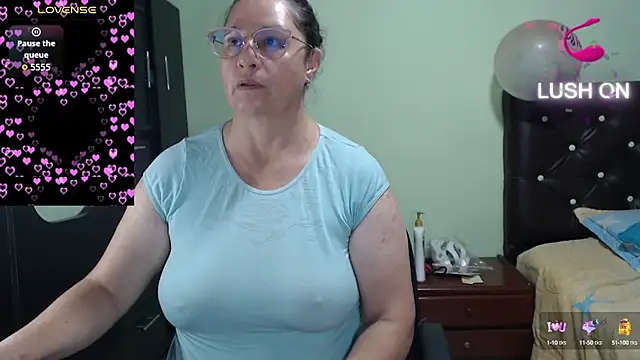 Snapshot of hairyglad69 chatting on September 12, 7:54 pm hairyglad69 online show from September 12, 7:54 pm
