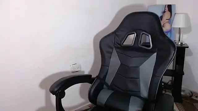 Snapshot of AmandaMarii chatting on October 11, 2:42 pm AmandaMarii online show from October 11, 2:42 pm