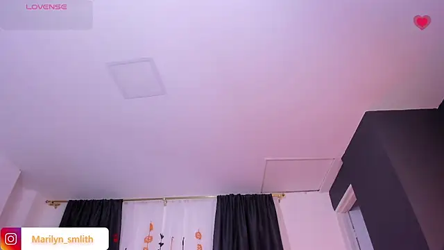 MarilynSmIith online show from October 16, 11:57 am