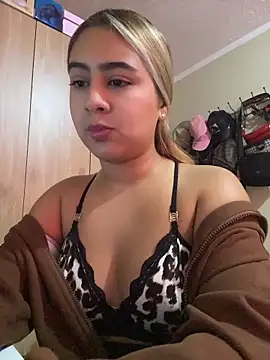 Miabonnett  online show from May 11, 2:56 pm