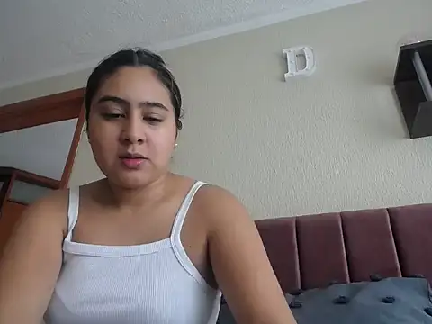 Miabonnett  online show from February 17, 3:11 pm