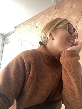 Miabonnett  online show from November 3, 12:09 pm