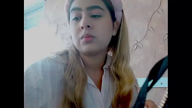 Miabonnett  online show from October 1, 12:21 pm