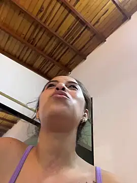 little-Emma online show from July 11, 2:44 am