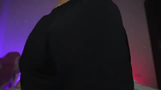 little-Emma online show from April 29, 11:32 pm