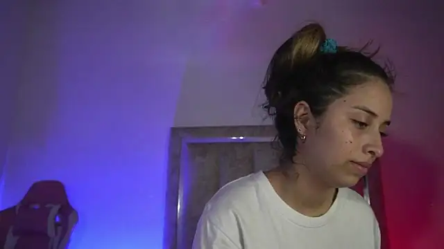 little-Emma online show from July 1, 11:26 pm