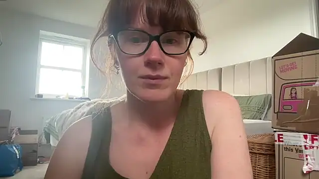 redheadrosie69 online show from June 10, 11:20 am