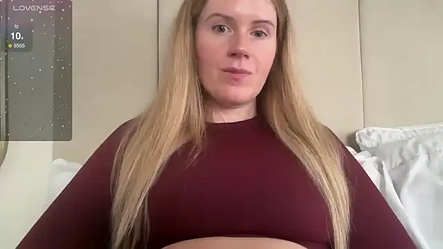 Snapshot of redheadrosie69 chatting on December 2, 10:49 am redheadrosie69 online show from December 2, 10:49 am