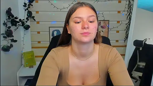 Josephine Kiss online show from April 27, 12:13 pm