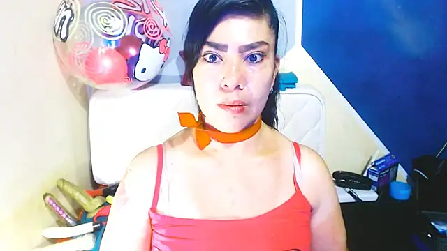 luisahott online show from April 14, 5:35 pm