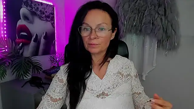 HelenLuxx online show from September 9, 12:38 pm