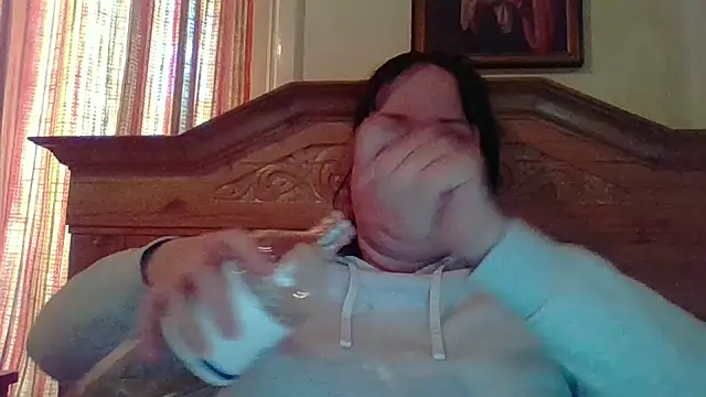  squirty cum lady  online show from April 22, 12:57 pm