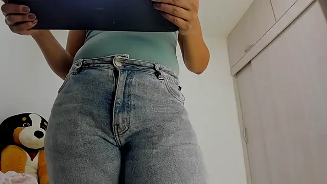 Amelia Debora Antonella online show from April 27, 1:30 pm