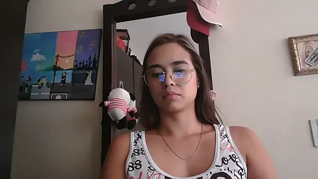 trianabell online show from June 6, 4:46 pm