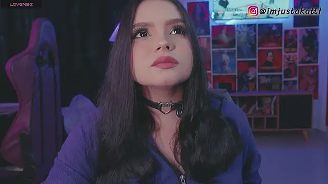 sensualkattt online show from May 1, 9:18 pm